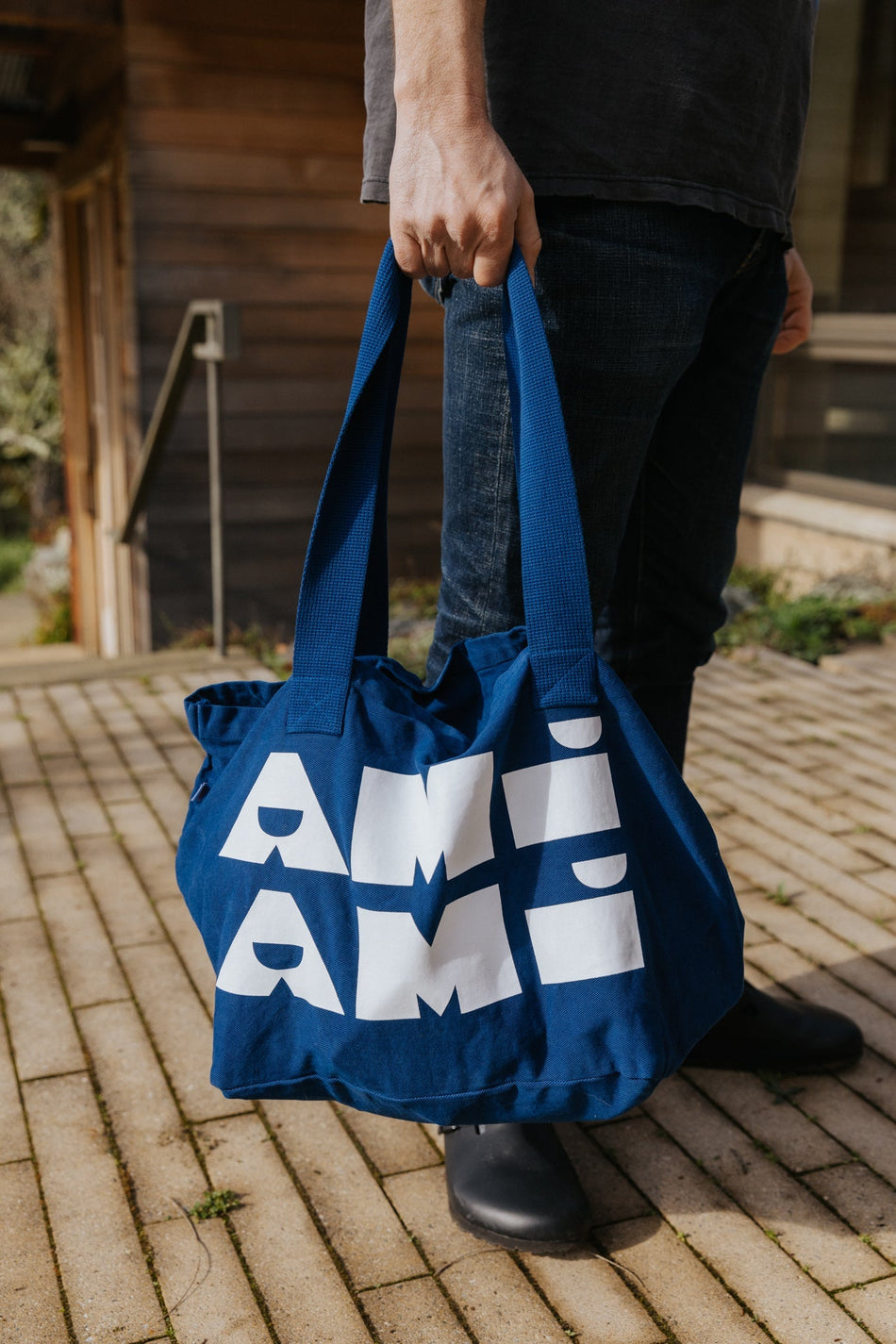 Ami Ami Tote Blue